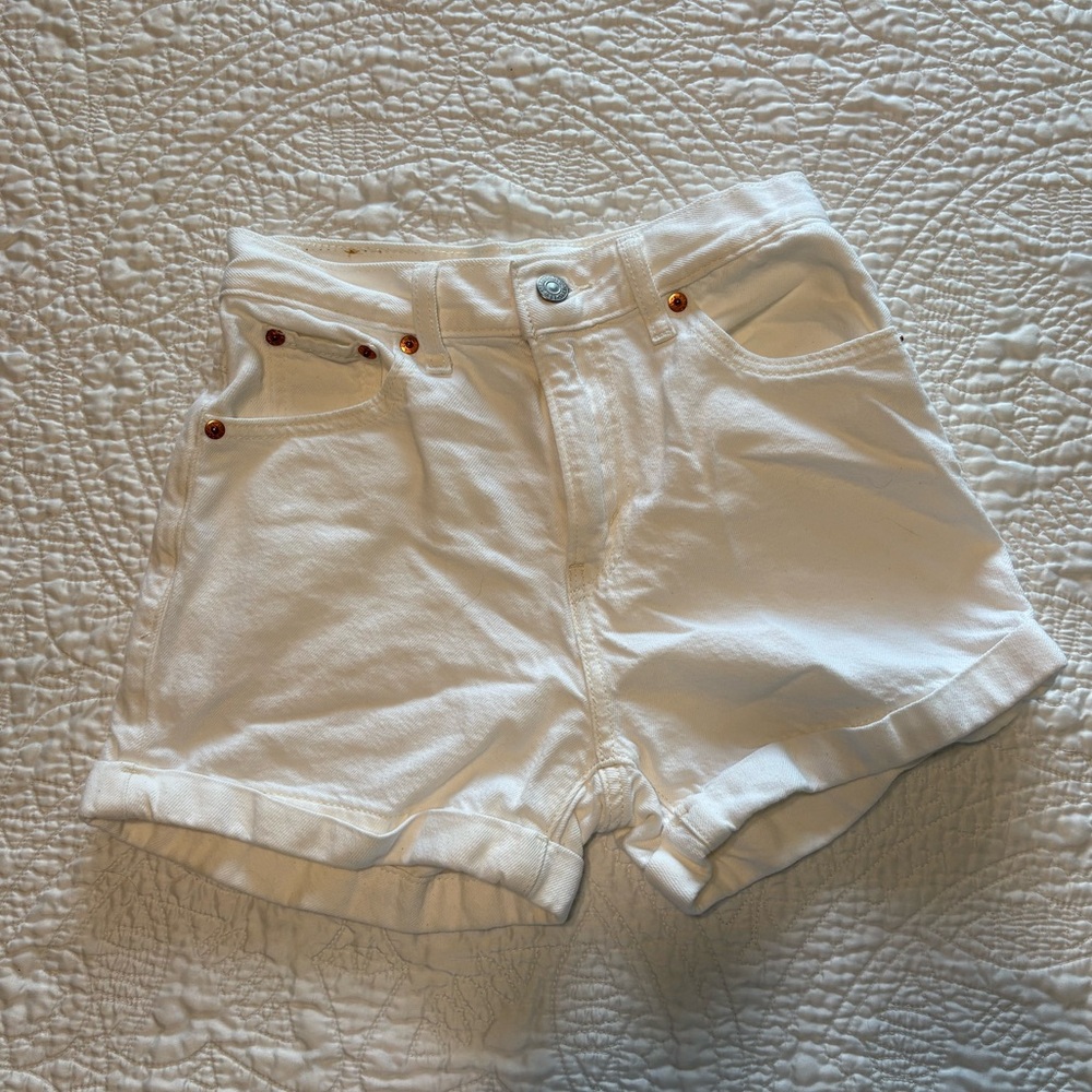 Levi’s White A-Line Mom Shorts
